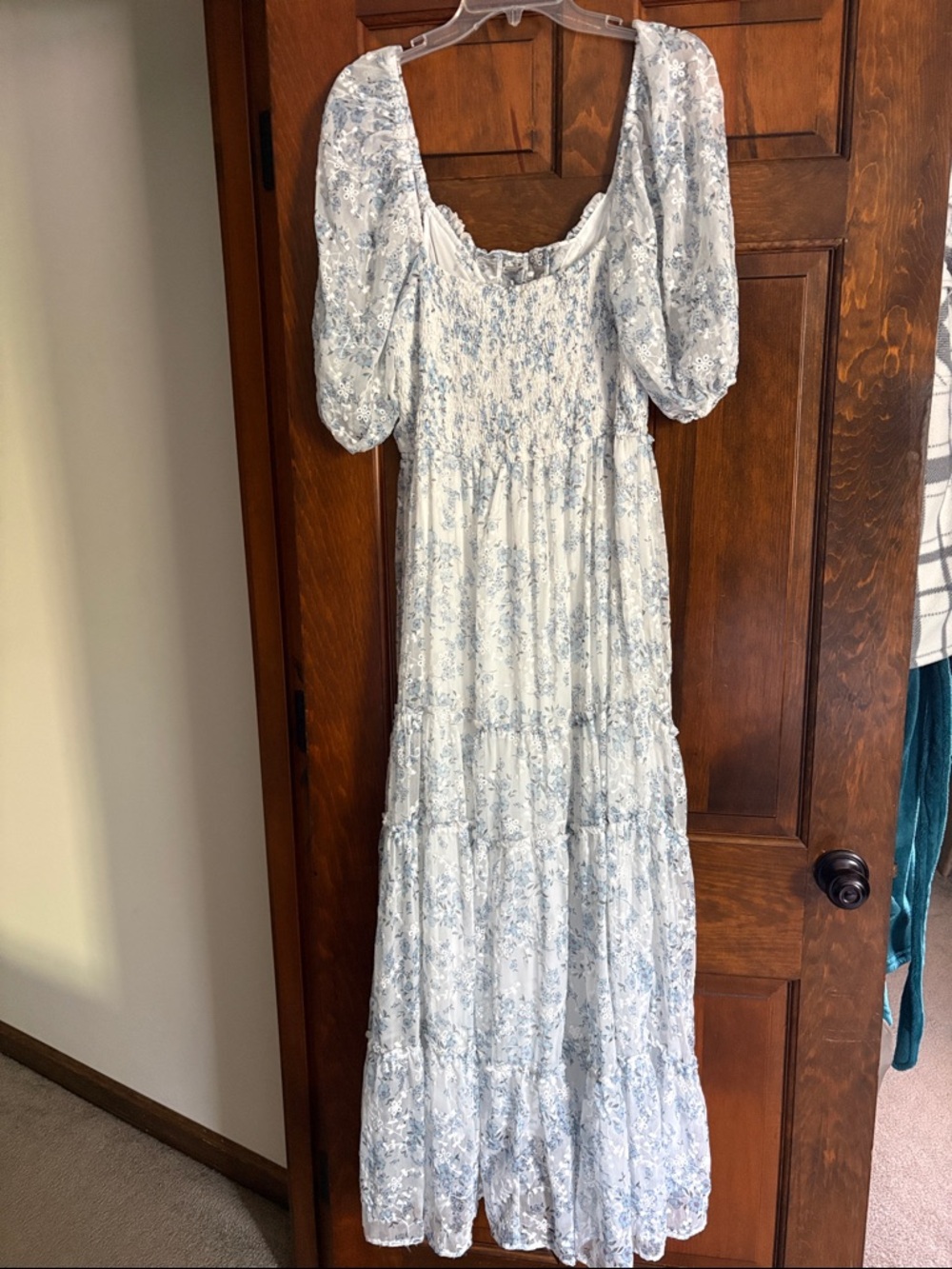 Storia Light Blue Floral Puff-Sleeve Maxi Dress - Picture 5 of 9